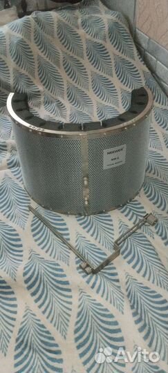 Акустический экран для студийного микрофона