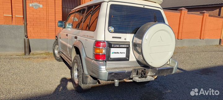 Mitsubishi Pajero 3.0 AT, 1997, 390 000 км