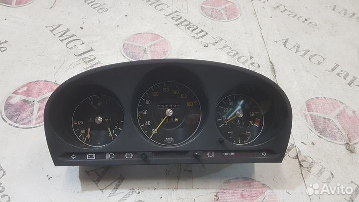 Приборная панель на Mercedes-Benz W116