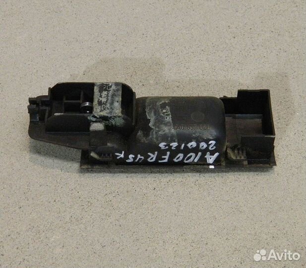 Ручка двери передней правой внутр. Audi 100 C4