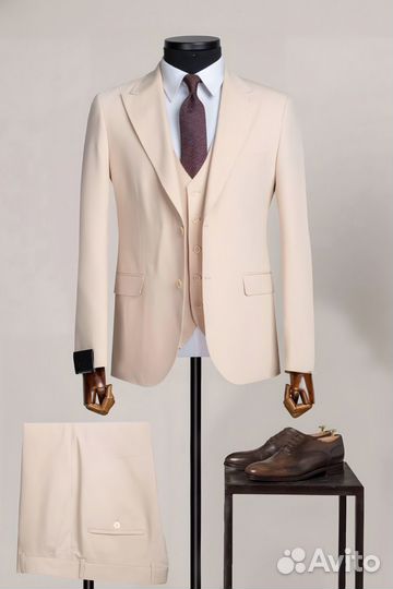 Мужской классический костюм на свадьбу