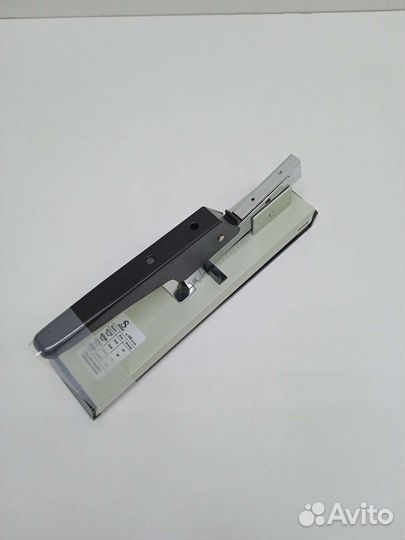 Степлер мощный настольный SHD01