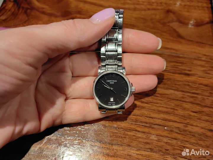 Часы наручные женские