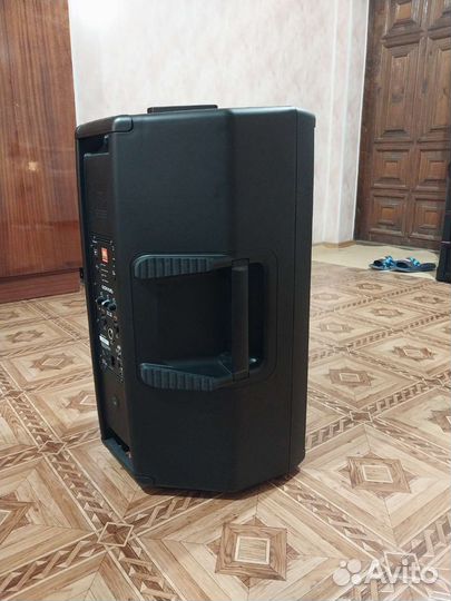 Музыкальная колонка jbl eon 615