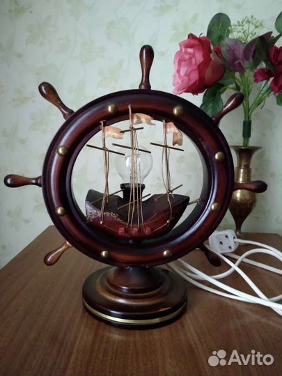 Настольная лампа в форме штурвала. Голландия