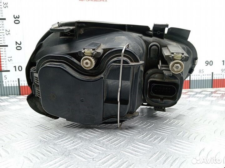 Фара передняя для Volkswagen Golf 4