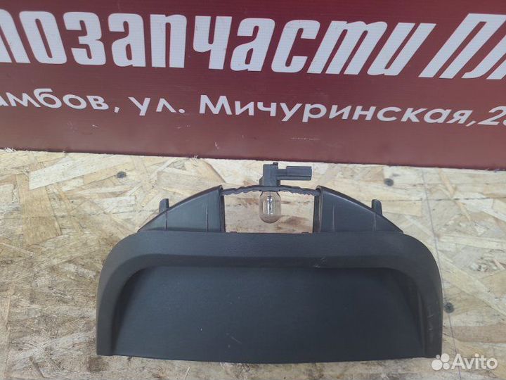 Стоп-сигнал Renault Logan