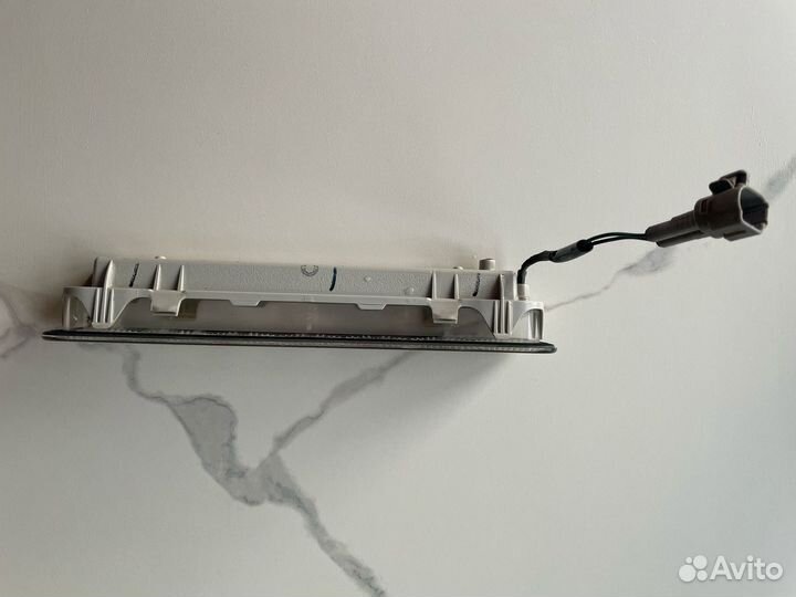 Задний стоп сигнал