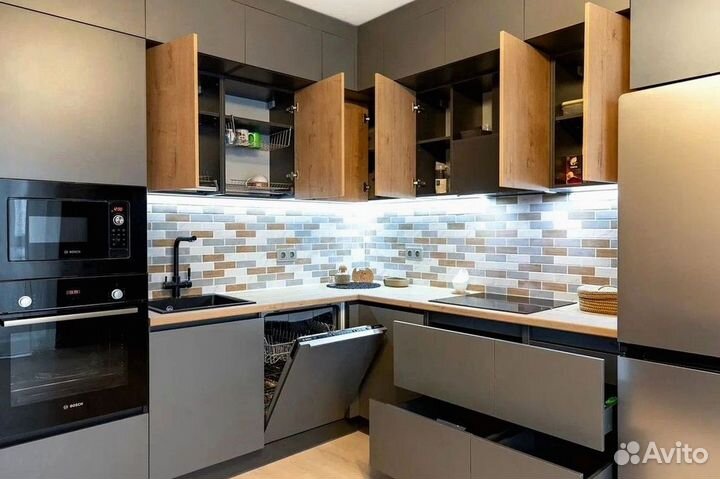 Кухонный гарнитур в современном стиле на заказ