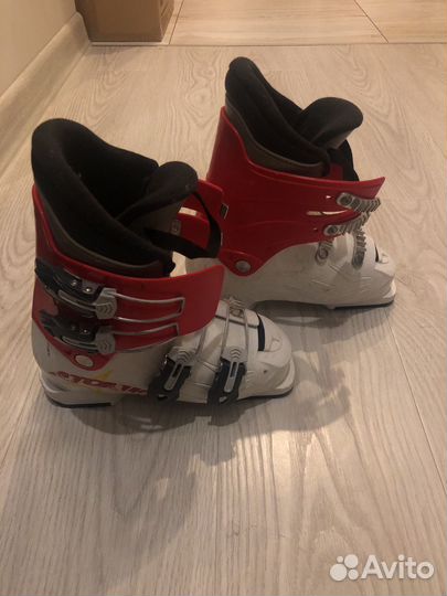 Горнолыжные ботинки детские Atomic, размер 19-21,5