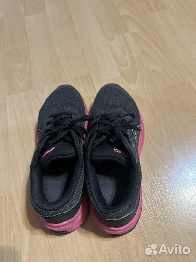 Кроссовки для девочки
