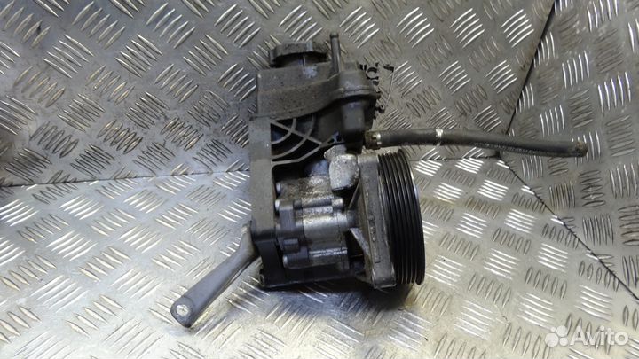 Насос гидроусилителя Mercedes-Benz C-Class W204 (2