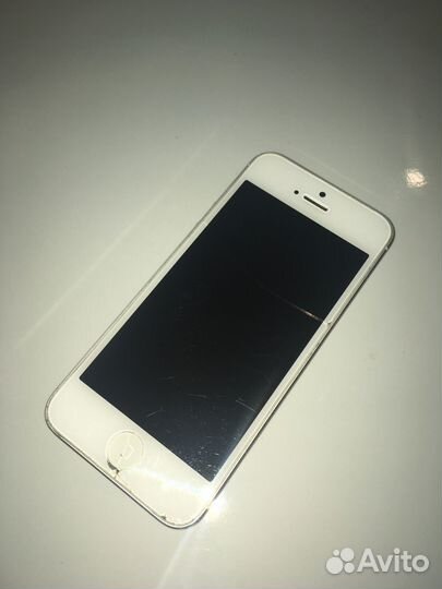 Телефон iPhone 5