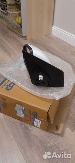 Зеркало заднего вида