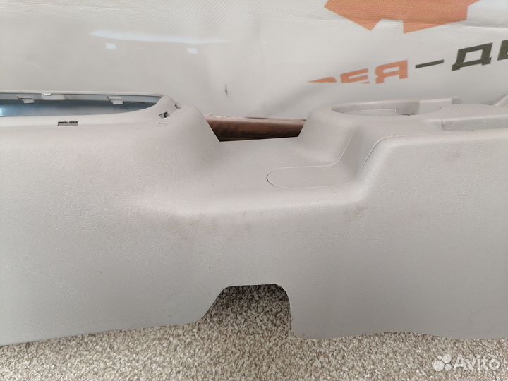 Консоль между сидений Hyundai Verna