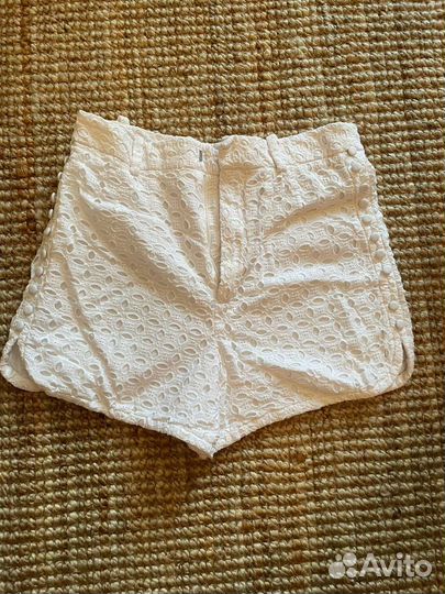 Шорты белые