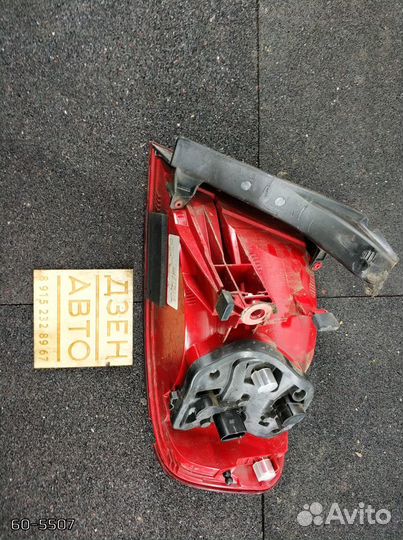 Фонарь задний левый с дефектом Audi A4 3.2 cala