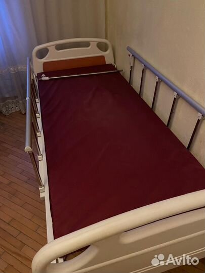 Медицинская кровать для лежачих больных