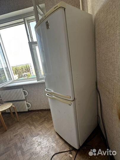 Холодильник samsung двухдверный бу