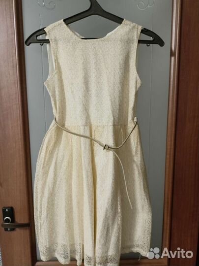 Лот нарядных платьев для девочки