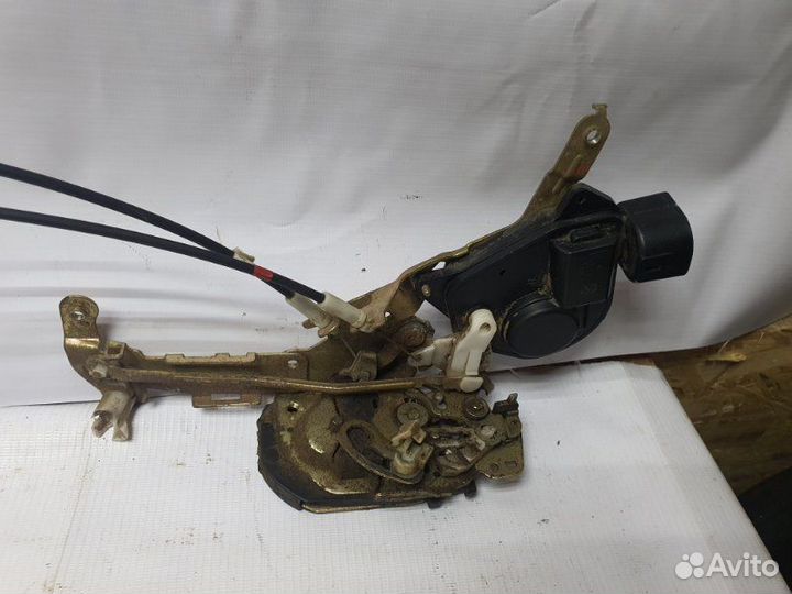 Замок двери передний правый Лифан Солано седан 1.6