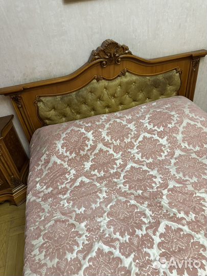 Кровать двухспальная дубовая