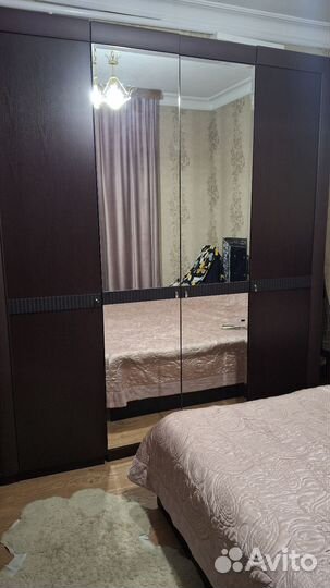 Шкаф вместе с комодом