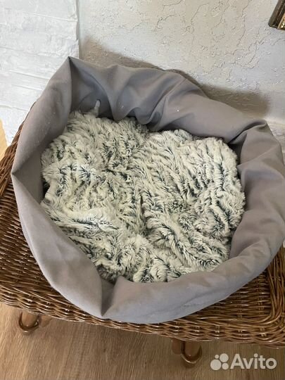 Лежанка для собак и кошек