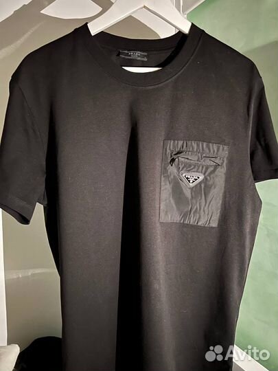 Футболка prada