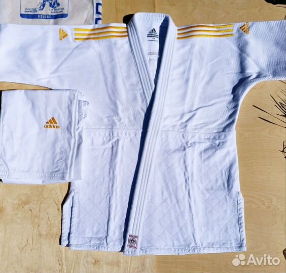 Кимоно для дзюдо adidas 750 gr. IJF Пакистан