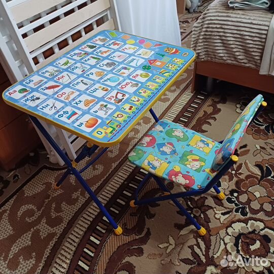 Детский стол и стул