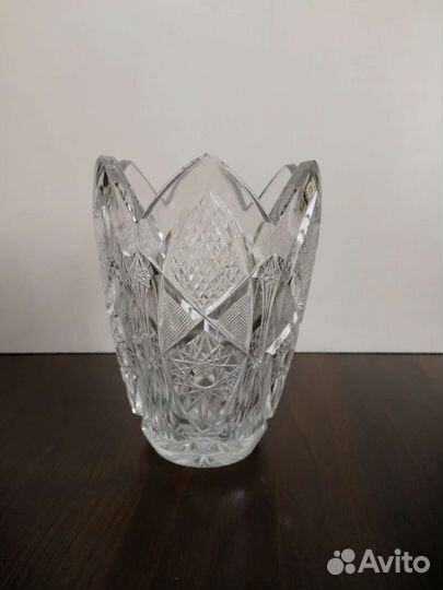 Хрустальная ваза тюльпан