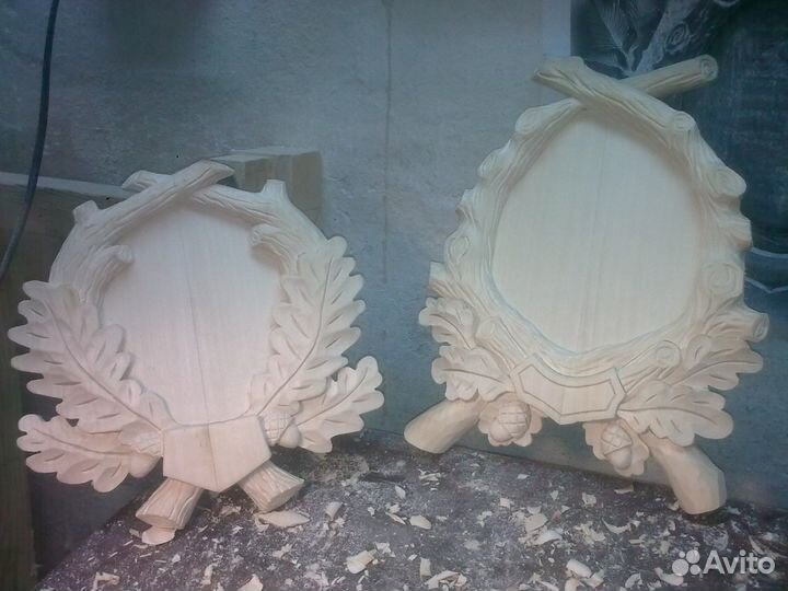 Резные медальоны