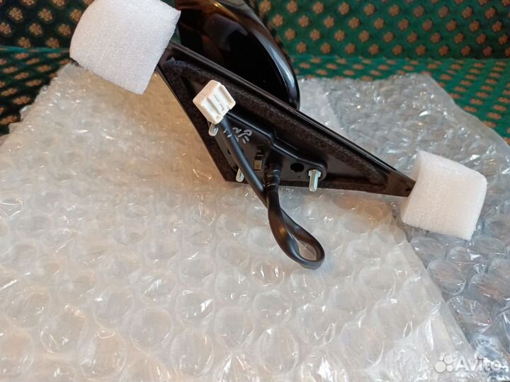 Зеркало левое