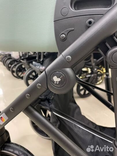 Новая коляскас рождения 2 в 1