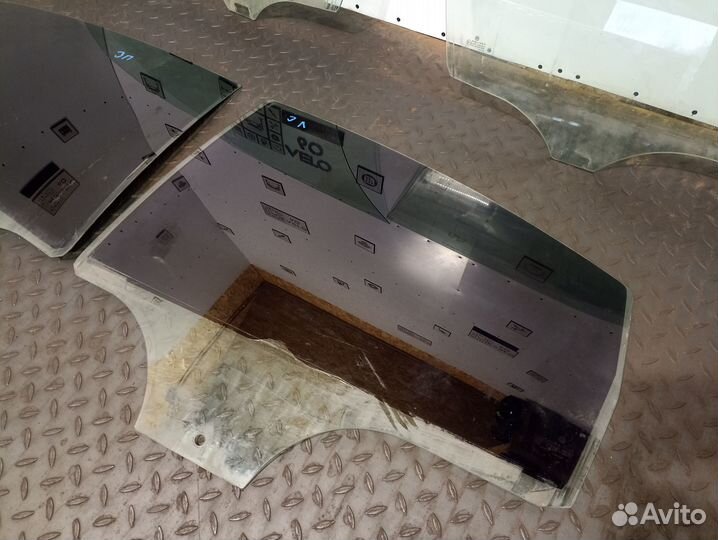 Стекло двери для VW Passat B5