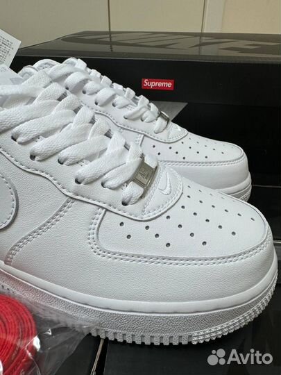 Кроссовки Nike Air Force 1 Supreme белые