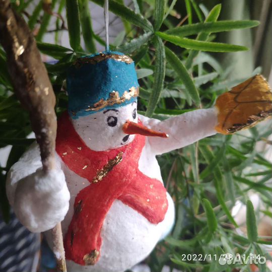 Игрушка из ваты на ёлку снеговик