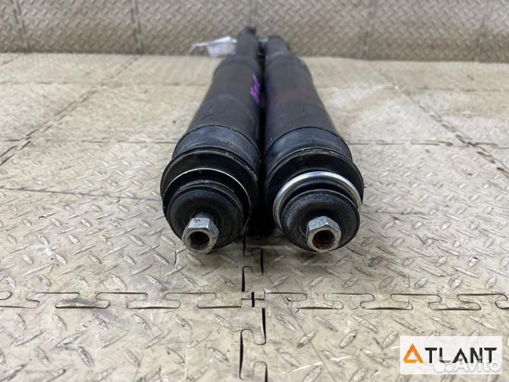 Амортизатор задний toyota prius