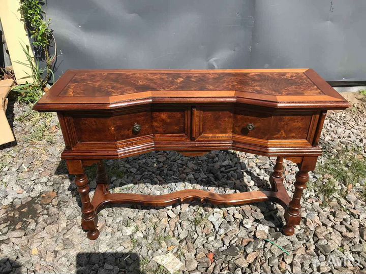 Старинная ореховая консоль из Франции