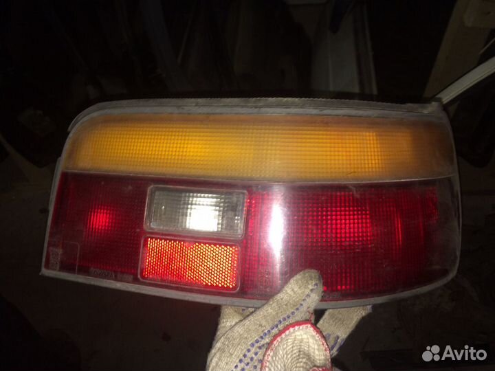 Фонарь задний правый Toyota Corolla ae90 купе