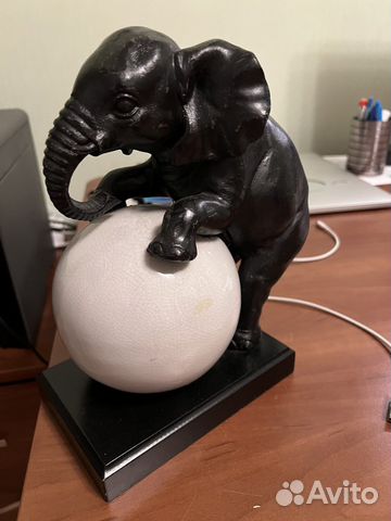 Слон статуя