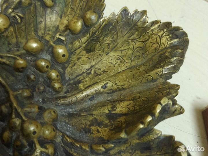 Пепельница, лист смородины, бронза антикварная