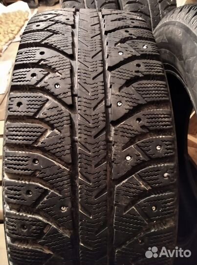 Pirelli Ice 215/65 R16