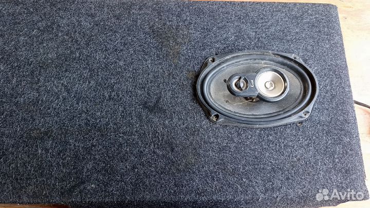 Полка задняя акустическая нива