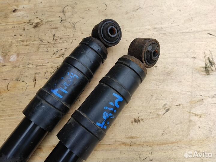 Амортизатор подвески задний на Опель Zafira B