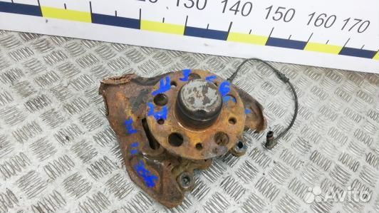 Ступица передняя левая mercedes benz C-class W203