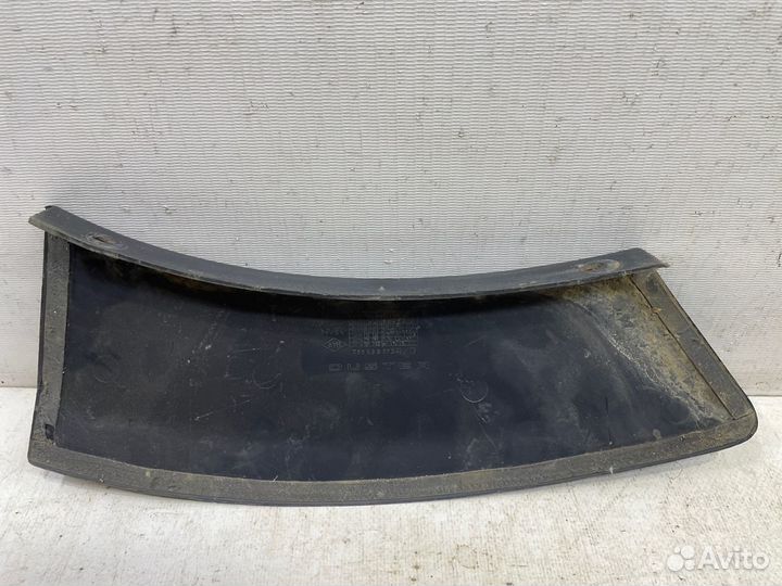 Накладка крыла задняя левая Renault Duster