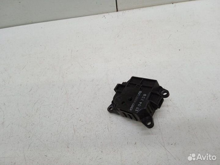 Моторчик заслонки отопителя Renault Megane 3 1.6