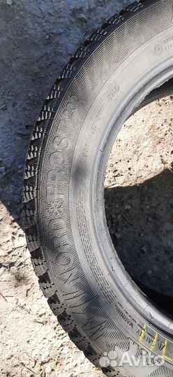 Gislaved Nord Frost 200 215/55 R16 97T